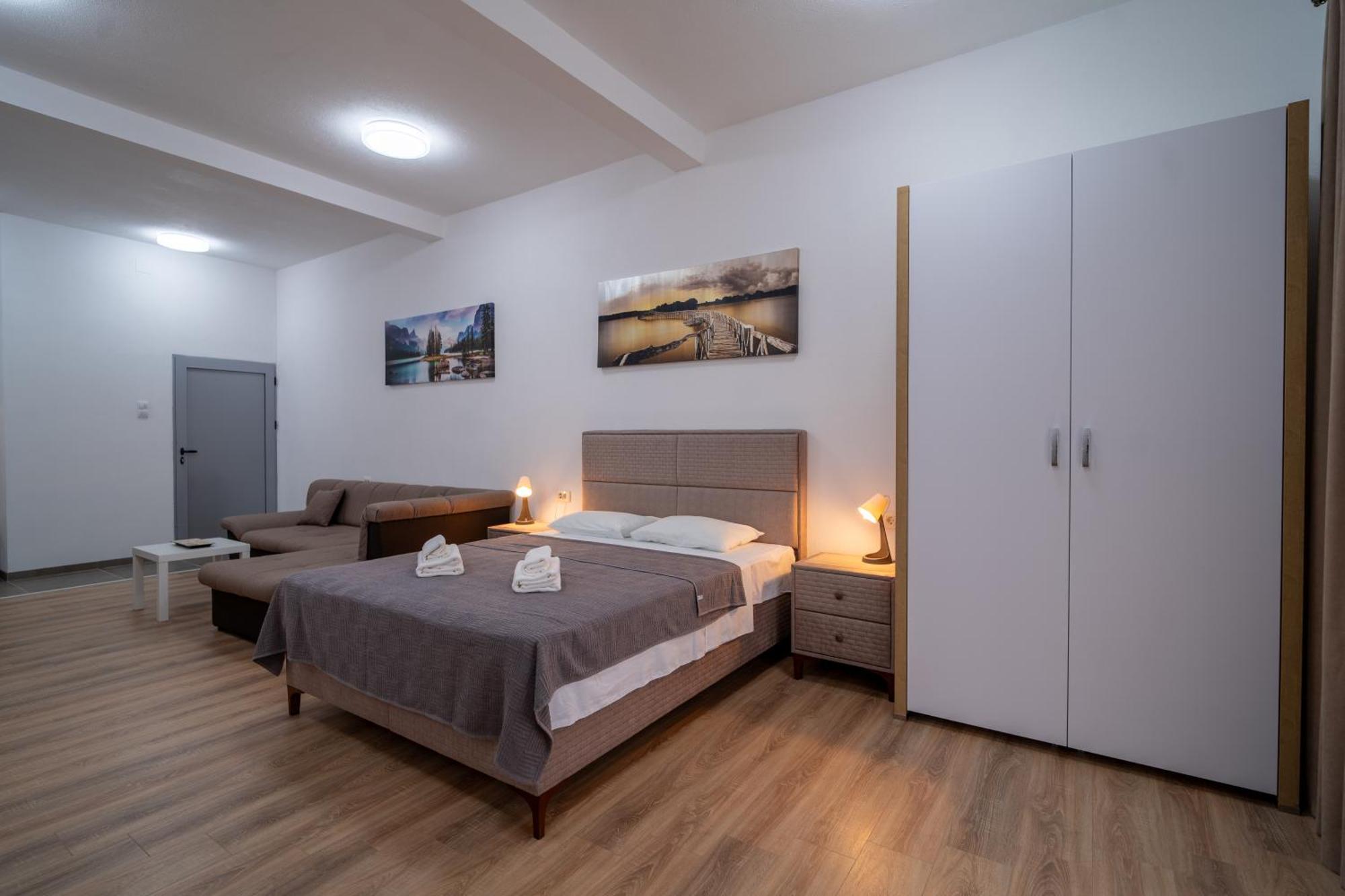 Dane Apartment Airport Podgorica Mitrovici  外观 照片