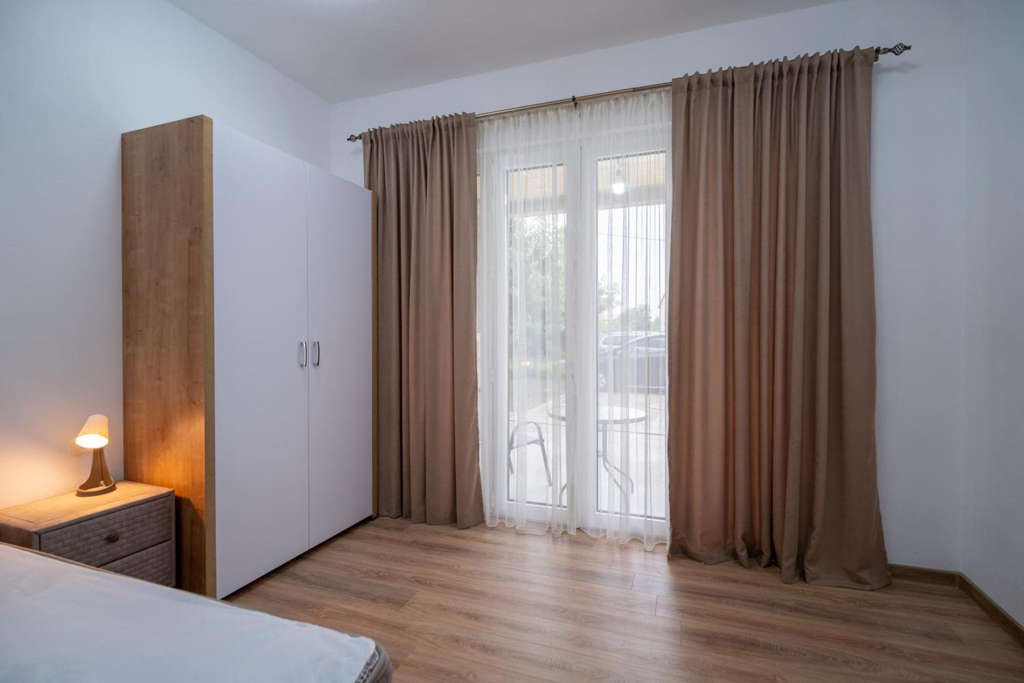Dane Apartment Airport Podgorica Mitrovici  外观 照片